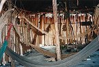 Wohnutensielien einer Yanomamifamilie